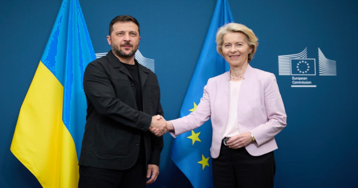 Volodymyr Zelensky i Ursula von der Leyen - Korupcija i duboki institucionalni problemi koče ukrajinski put prema EU, dok Kijev traži ubrzano članstvo već 2027. godine.